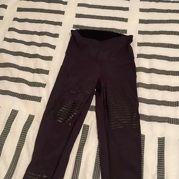 LULULEMON Black Leggings Sz 4 - Picture 2 of 5